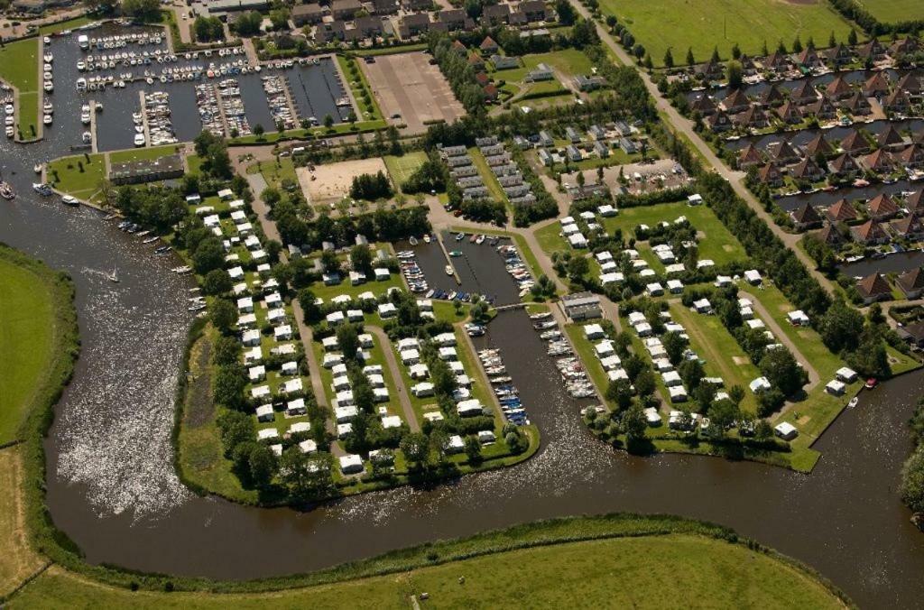 De Rakken Villa Woudsend Buitenkant foto
